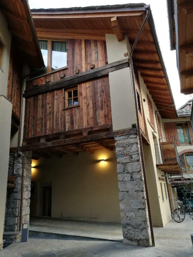 L'Atelier Du Temps - Les Greniers Appartements Aosta Exterior foto